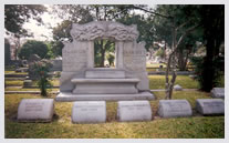 Gravesite of Henry MacGregor - 1855 - 1923. He came to Houston in 1883 and was the benefoactor of MacGregor Park and MacGregor clinics. Gravesite of Henry MacGregor - 1855 - 1923. He came to Houston in 1883 and was the benefoactor of MacGregor Park and MacGregor clinics.